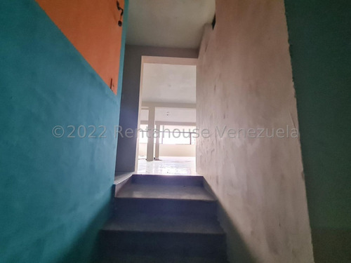 Imagen 23 de 30 de Edificio Comercial En Venta En Zona Este Barquisimeto Lara ++23-1117 */ M.c T. N° +0-4-2-4- 5.5.6. 5.7. 5.9 *--**