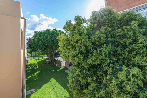Departamento De 2 Dormitorios En Venta, La Plata