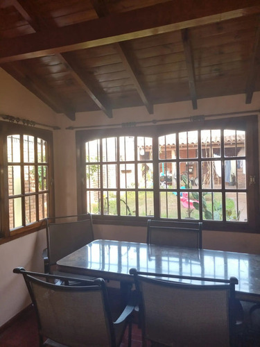 Casa En Venta De 4 Dormitorios C/ Cochera En San Antonio De Padua En La La Mejor Ubicacion Quincho 3 Baños Quincho Galpon Lote Propio De 300 M2 No Es Apta Credito