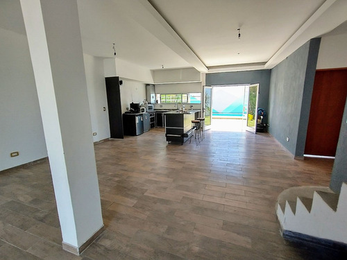 Venta Casa Con Pileta Y Parrilla Barrio Santa Ana