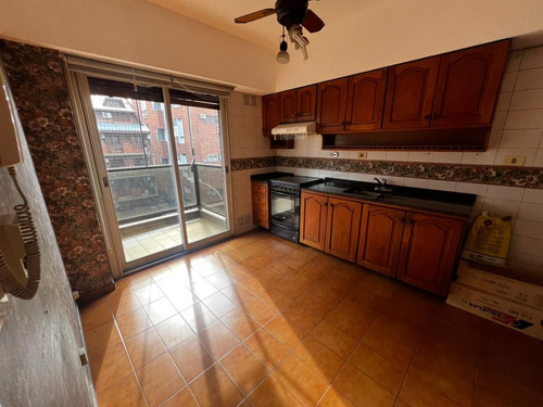 Piso 4 Amb. C/ Balcones Y Cochera. Olazabal