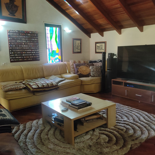Silvia Jaramillo Vende Elegante Casa Monteclaro Lagunas