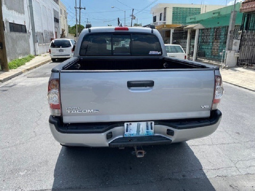 Imagen 6 de 10 de Toyota Tacoma Trd Sport 4x4 Plata