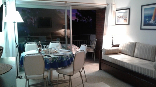 Apartamento 1 Dormitorio Y 1 Baño. Vista Al Mar. Reciclado