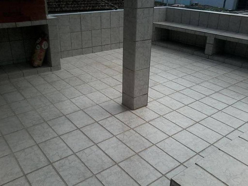 Imagem 30 de 30 de Bem Localizada 4 Dormitorios 1 Suite 3 Banheiros Sala 2 Ambiente 2 Vagas Na Garagem 1 Cozinha Grande Escritorio Deposito Para Alimentos Area De Serviço Com 2 Tanques - Hm1628