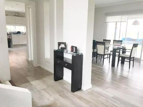 Imagen 6 de 30 de Casa En Venta En Barrio San Gabriel 4 Dorms Y Piscina