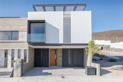 Casa Nueva En Venta De Autor Fracc Nuevo Refugio Roof Garden