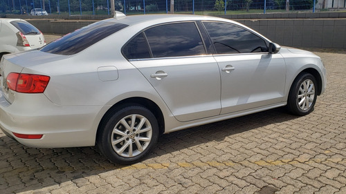 Volkswagen Jetta 2.0 Comfortline Flex 4p Automática