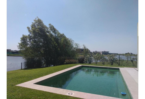 Venta Casa El Cantón Barrio Islas