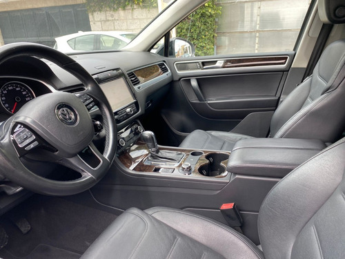 Imagen 15 de 15 de Volkswagen Touareg Tdi Blanca 2012 At V6 Dakkar Autos