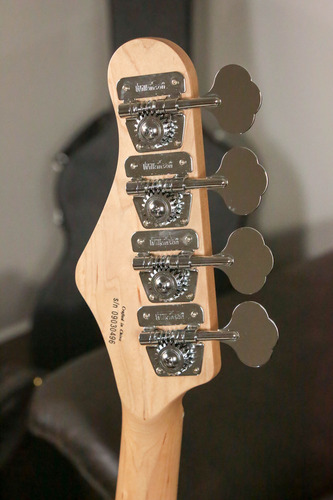 Baixo 4 Cordas Condor Music Man Custom Natural Ativo