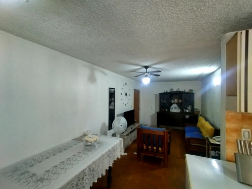 Menca De Leoni Vendo Apartamento 25-6886 G.s.