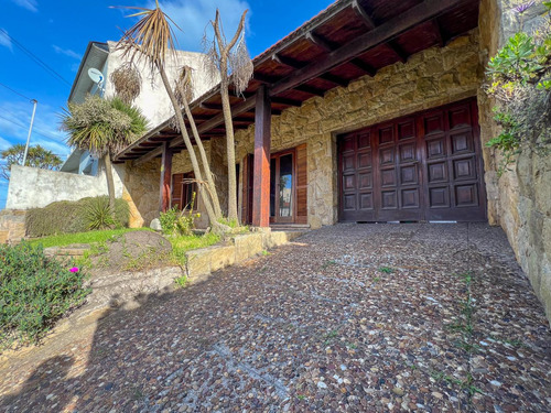 Casa En Punta Mogotes 3 Dormitorios Sobre Lote Propio