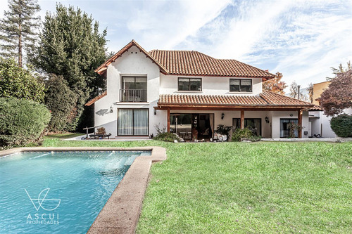 Casa En Venta De 4 Dorm. En Lo Barnechea