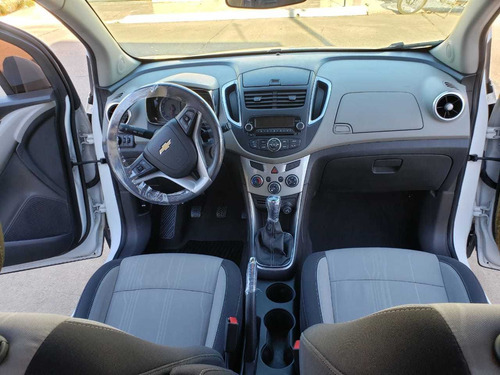 Imagen 7 de 17 de Chevrolet Tracker 2014 1.8 Ltz Fwd Mt 140cv