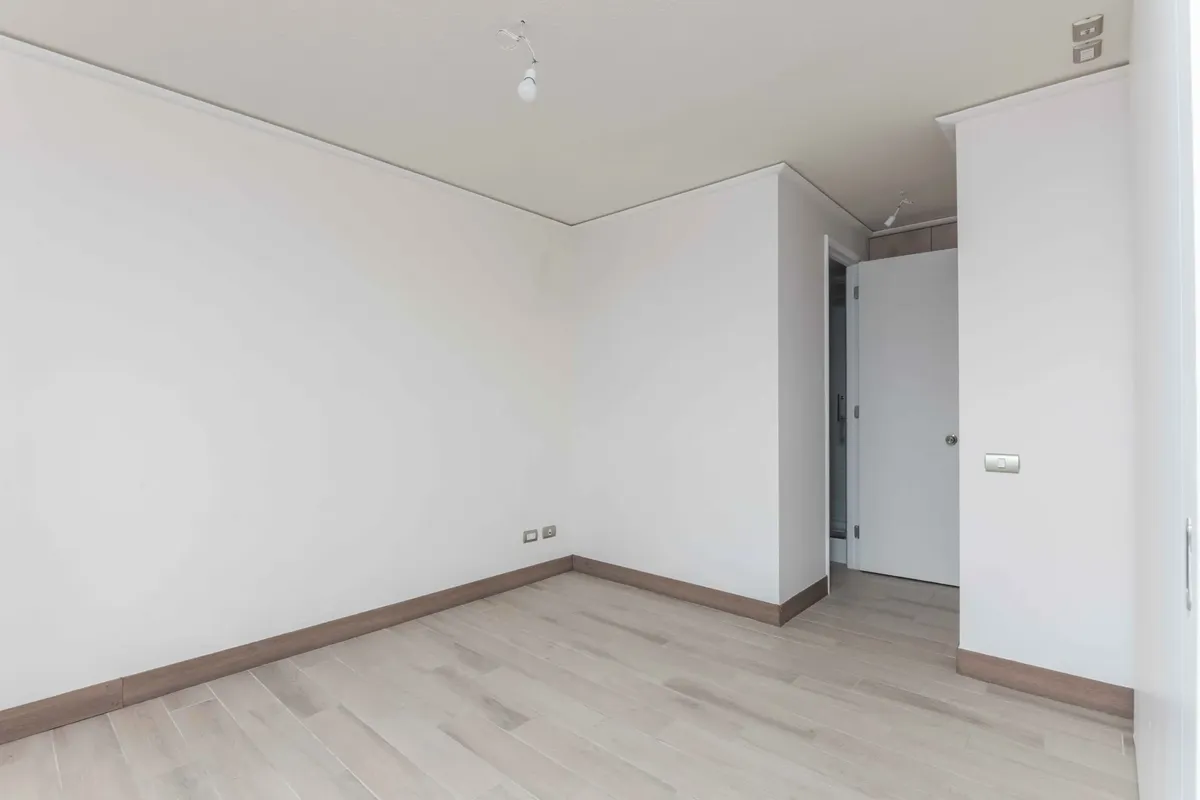 Imagen 4 de 27 de Edificio Av. Américo Vespucio (1 Est. 1 Bod.) Vista Sur Pi