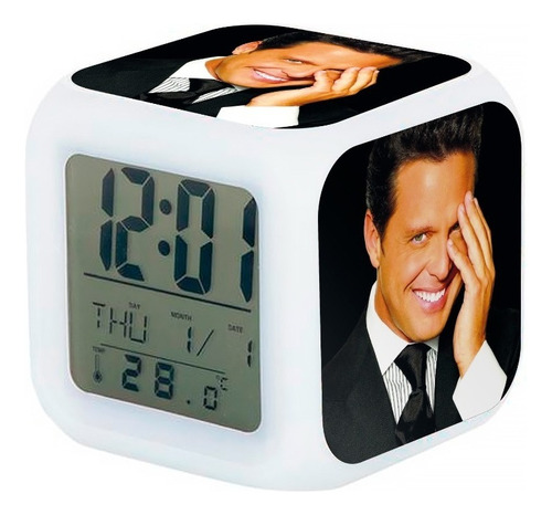 Reloj de mesa  despertador  digital CREANGO Luz led  color blanco 