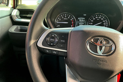 Toyota Avanza 5p XLE L4/1.5 Aut
