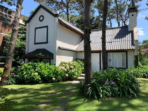 Casa De 2 Plantas En Venta, Zona Aidy Grill