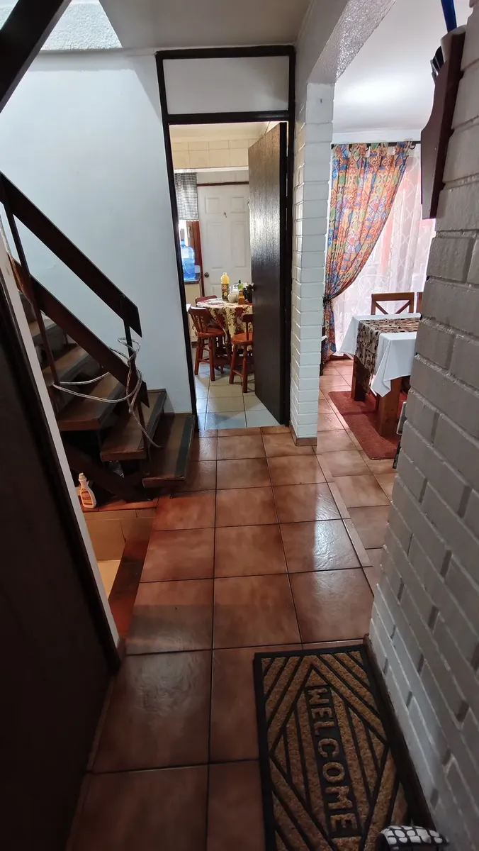 Imagen 5 de 19 de Casa De 2 Pisos En Tranquilo Barrio