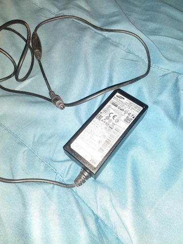 Parte De Cargador Para Monitor (Usado)