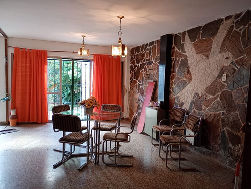 Casa 2 Dorm Monseñor P Cabrera