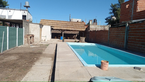 Imagen 11 de 12 de Vendo Quinta Con Pileta, Quincho, 2 Baños Y Cocina