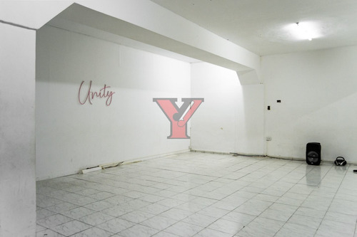 Imagen 7 de 10 de Excelente Salon En Venta Sobre Calle 8