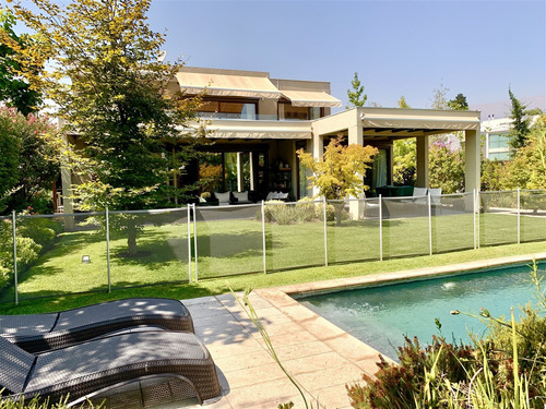 Condominio / Avenida La Dehesa / Bernardo Larraín