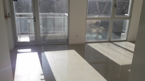 Imagen 2 de 30 de Piso 3 Ambientes // Bolívar 3100 Andros