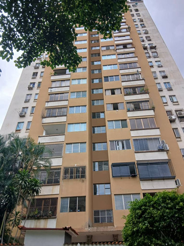 Johana Lázaro Vende Apartamento En La Trigaleña Rp