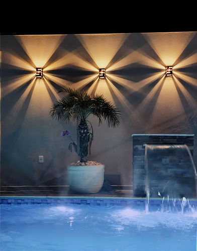 2 Arandelas Massuia + 2 Lâmpada Led 7w Estrutura Preto 110v/220v