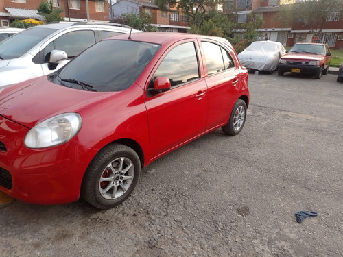Nissan March Full Equipo