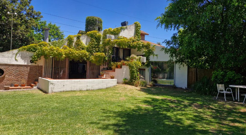 Casa En Alquiler Anual Amoblada. La Horqueta. (zona Newman)