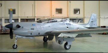 Embraer 312 Tucano-1/48-fotohechos- Metal+calcas Extras