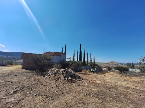 Terreno En Venta En Nuevo Apapataro Cerca De Cañadas Del Arroyo, Boulevard Metropolitano
