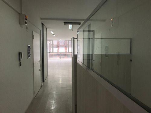 Oficina De 70m2- Moderna En La Zona De Flores- A Metros De Av. Rivadavia, Avellaneda Subte A