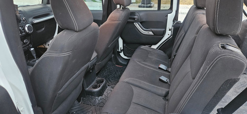 Jeep Wrangler 3.6 Unlimited Sahara V6 4x4 At