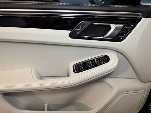 Porsche Macan 2.0 Turbo