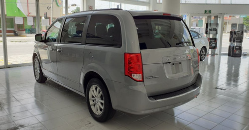 Imagen 5 de 15 de Dodge Grand Caravan 2018 3.6 Sxt At