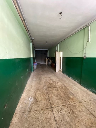 Imagen 2 de 15 de Alquilo Edificio 1.054m2 Catia 8383