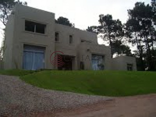 Imagen 2 de 30 de Importante Propiedad En Barrio Privado- Ref: 234