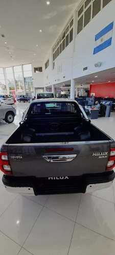Imagen 8 de 16 de Toyota Hilux 4x2 Dc Srx 2.8 Tdi 6 At 2022