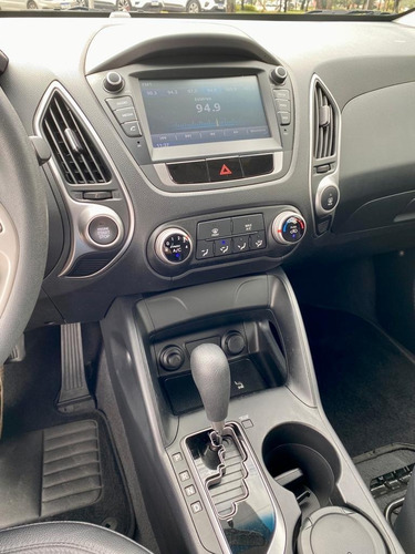Imagem 8 de 9 de Ix35 Gl 2.0 Flex Aut - Mônaco Automóveis