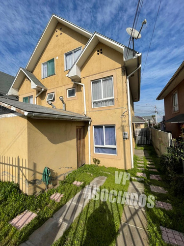 Prop Adjudica En Remate Casa De 3 Pisos Con 3 Dorm Y 3 Baños