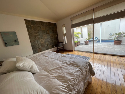 Imagen 21 de 30 de Casa De Un Piso Con Jardín En Venta En Pedregal De San Franc