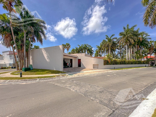 Casa En Venta En Villa Magna Cancun
