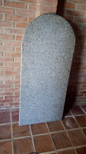 Mesón Granito Blanco Ártico. Medidas 1,40x0,64 M2