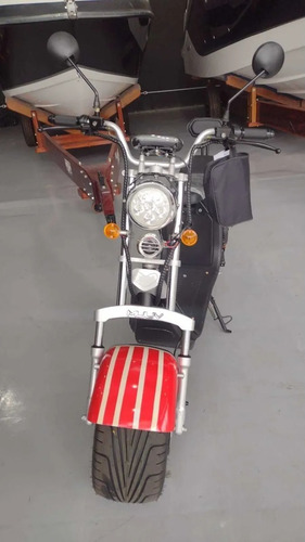 Imagem 16 de 24 de Scooter Elétrica Custom L Eua - 2000w - Muuv