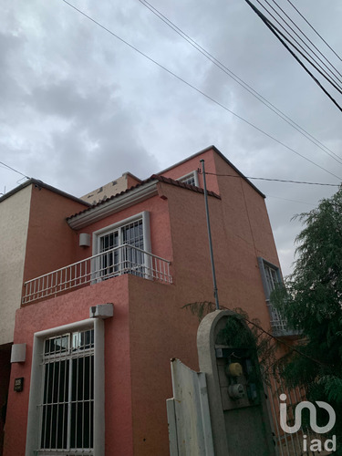 Venta Casa 3 Ambientes Pueblo Nuevo